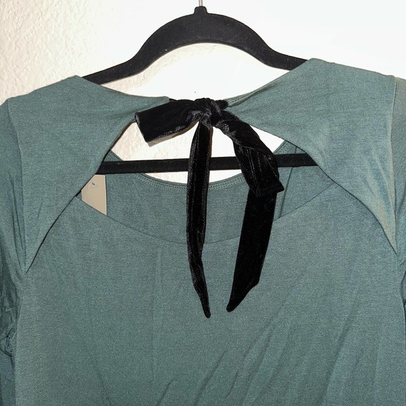 NWT J. Crew Green Pine Solid Open Back Velvet Bow FormKnit Long Sleeve Top Med - Picture 7 of 16
